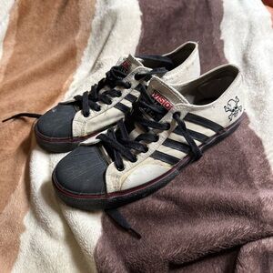 RARE Vision Street Wear DUANE PETERS lo-top off white Skull Sneakers